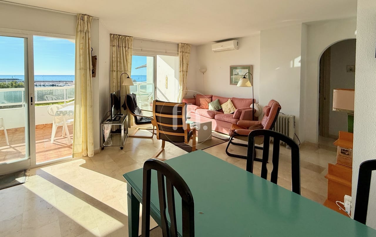 EXCLUSIVITÉ - PREMIÈRE LIGNE DU PORT - Appartement ensoleillé de 2 chambres exposé plein sud avec vue mer à Estepona Marina – Emplacement de choix et fort potentiel de rénovation - Image 13