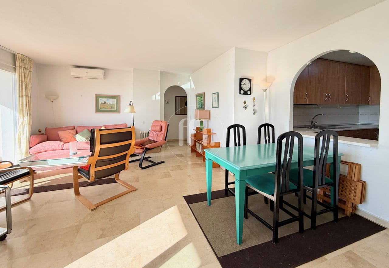 EXCLUSIVITÉ - PREMIÈRE LIGNE DU PORT - Appartement ensoleillé de 2 chambres exposé plein sud avec vue mer à Estepona Marina – Emplacement de choix et fort potentiel de rénovation - Image 23