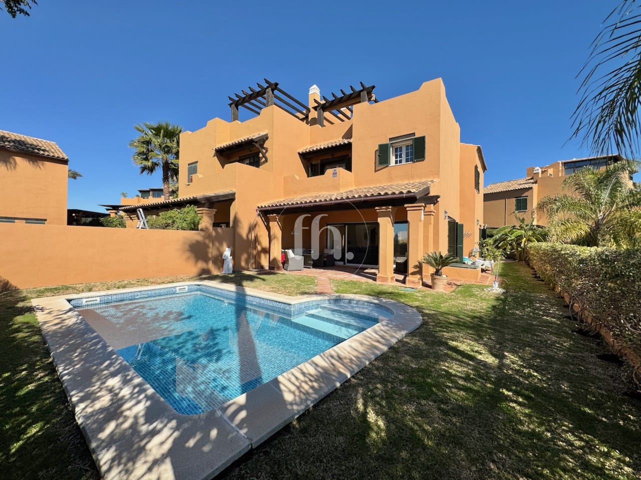 Luxueuse maison de ville jumelée à vendre à Seghers Estepona - Image 3