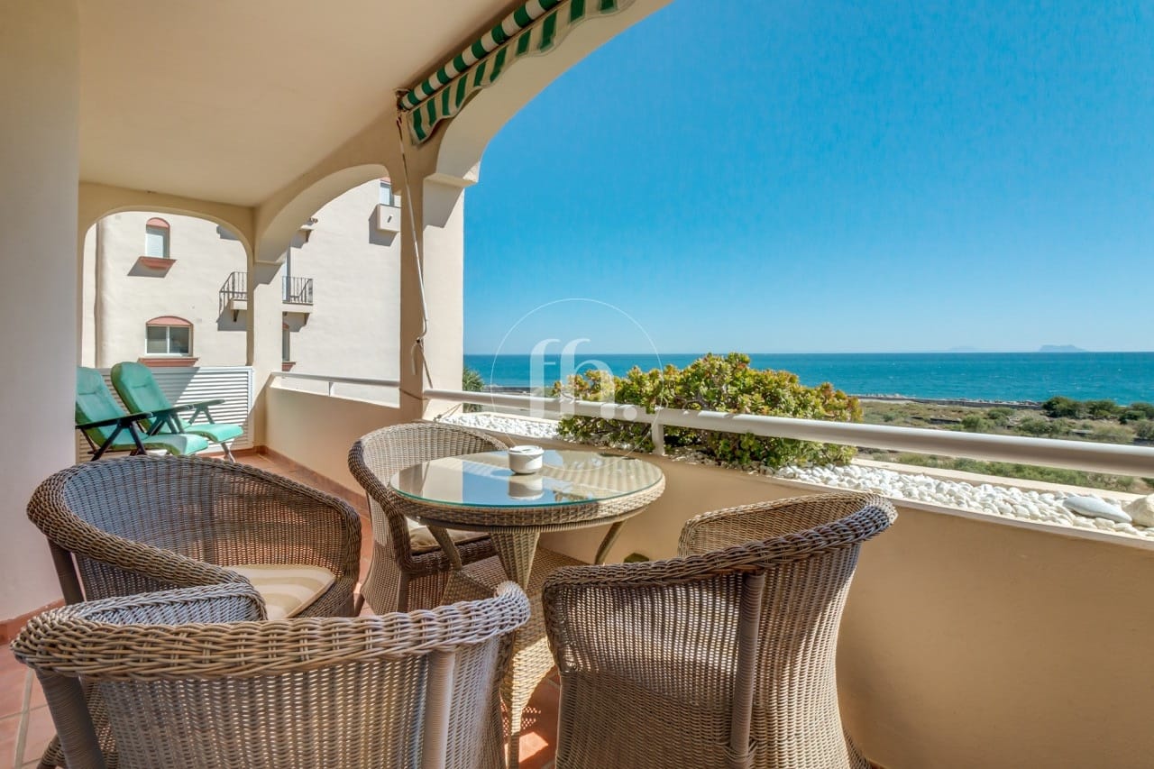 Front-line beach apartment for sale in Estepona marina