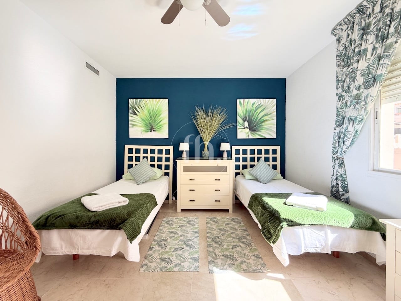 Front-line beach apartment for sale in Estepona marina - Image 21