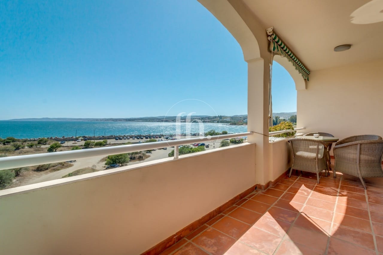 Front-line beach apartment for sale in Estepona marina - Image 6