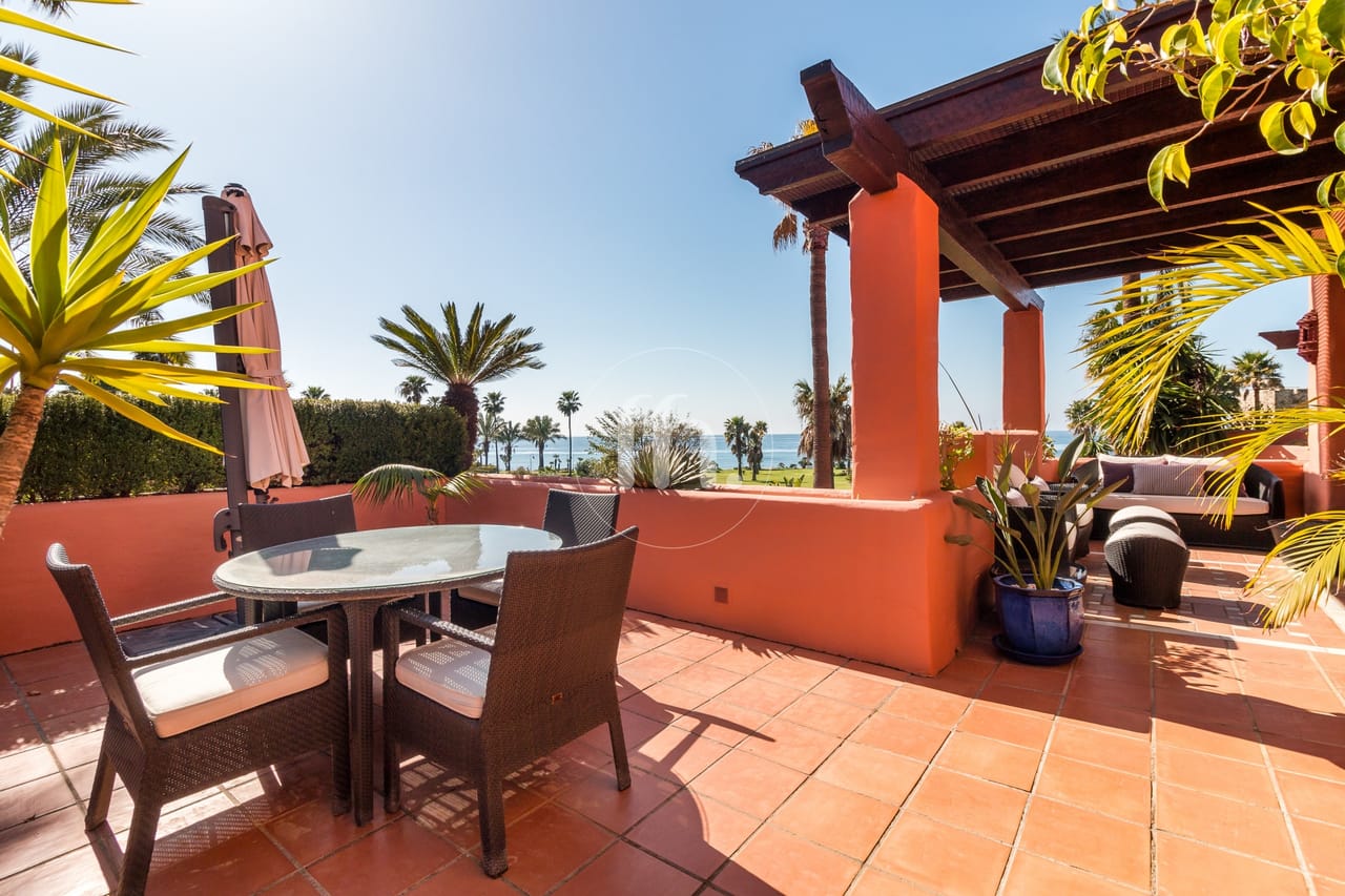 Spectacular Beachfront Duplex Penthouse – Torre Bermeja, Estepona - Image 10