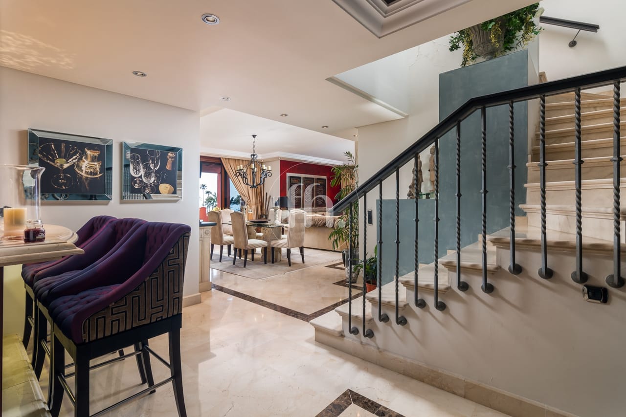 Spectacular Beachfront Duplex Penthouse – Torre Bermeja, Estepona - Image 13