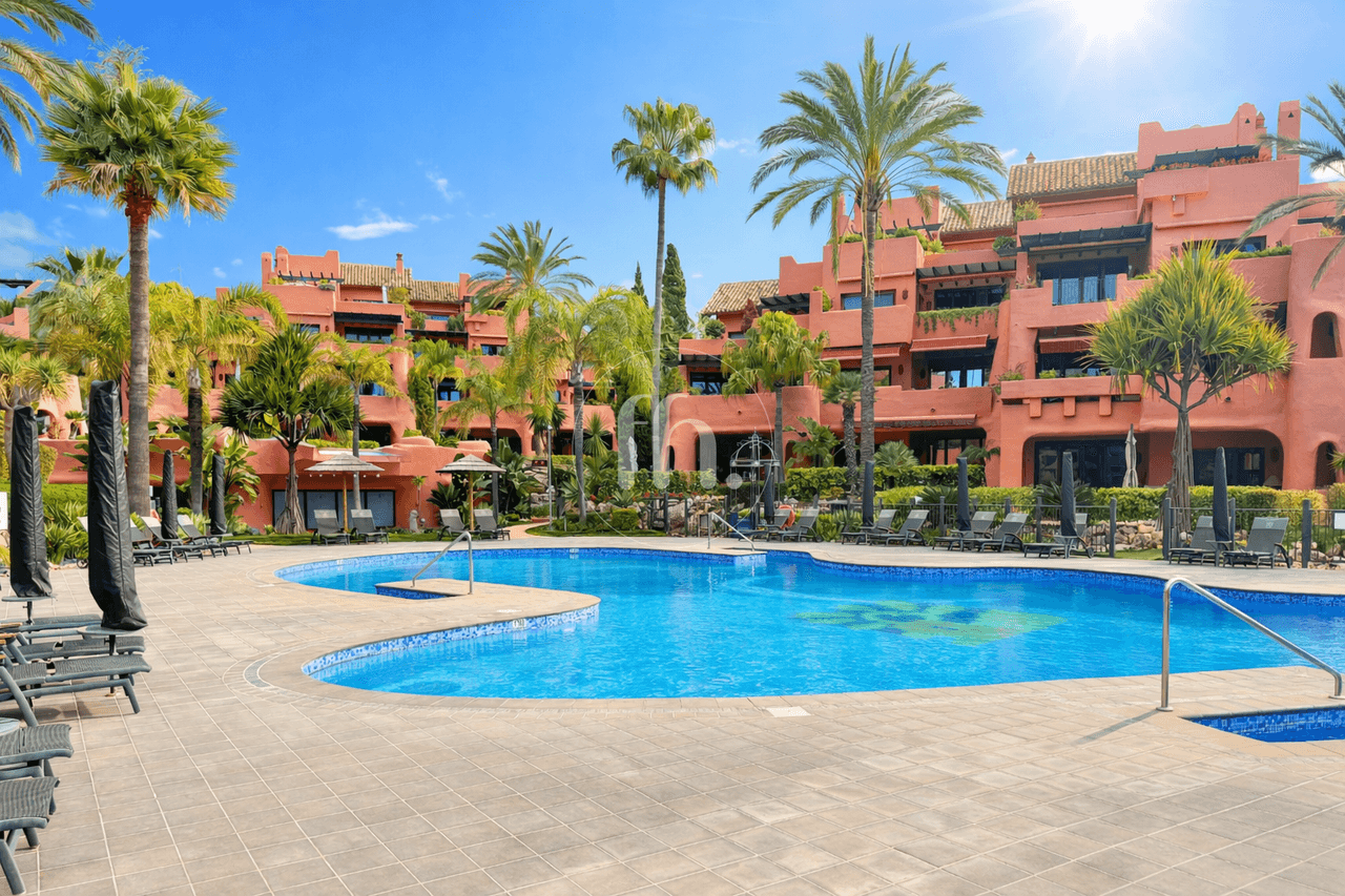 Spectacular Beachfront Duplex Penthouse – Torre Bermeja, Estepona - Image 28