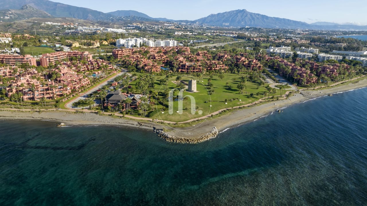 Spectacular Beachfront Duplex Penthouse – Torre Bermeja, Estepona - Image 3