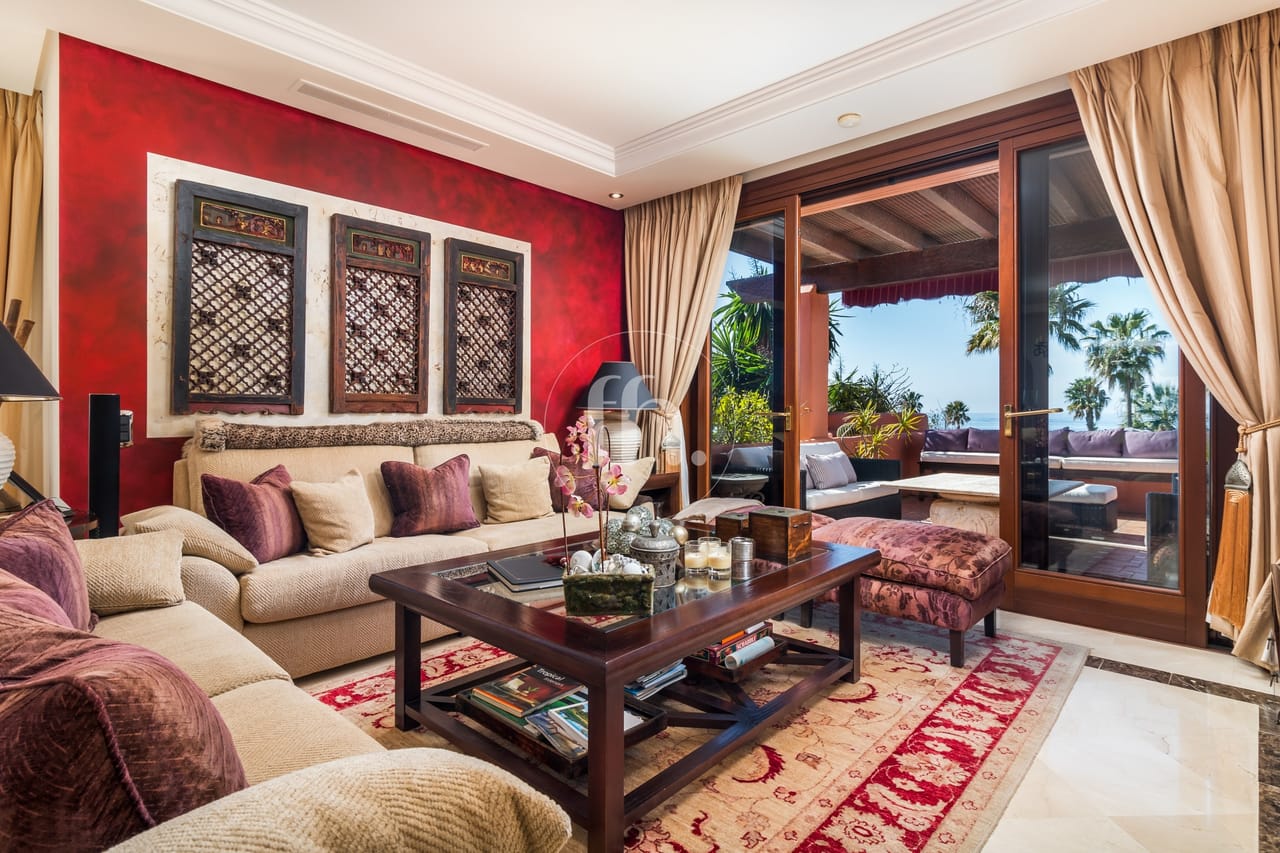 Spectacular Beachfront Duplex Penthouse – Torre Bermeja, Estepona - Image 4