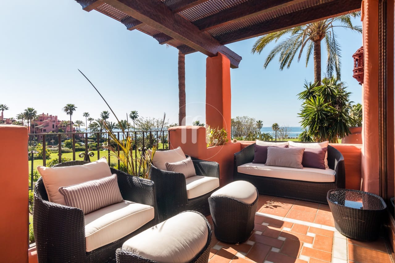 Spectacular Beachfront Duplex Penthouse – Torre Bermeja, Estepona - Image 8