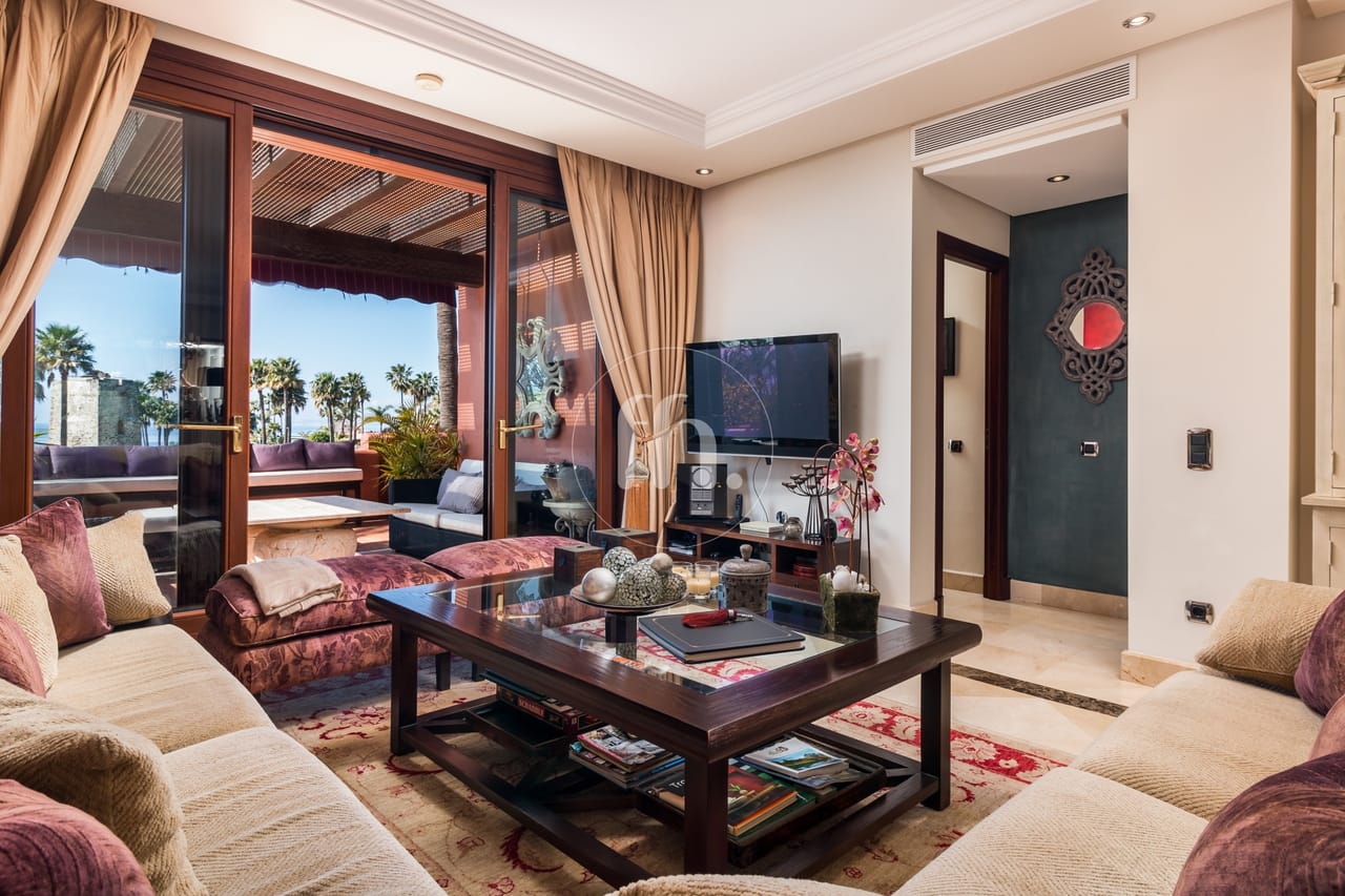Spectacular Beachfront Duplex Penthouse – Torre Bermeja, Estepona - Image 9