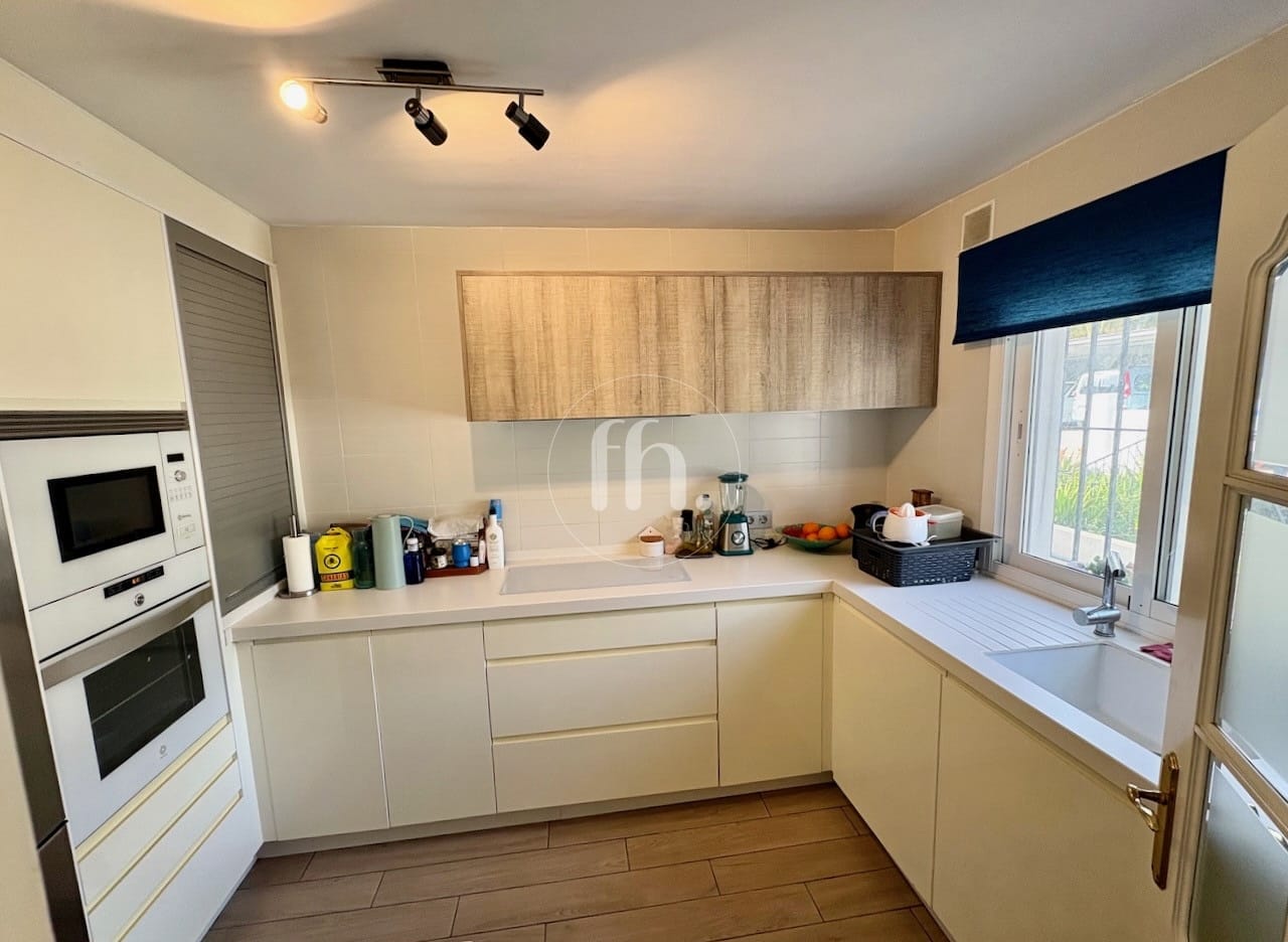 Townhouse with Sea Views in Seghers, Estepona - Image 3