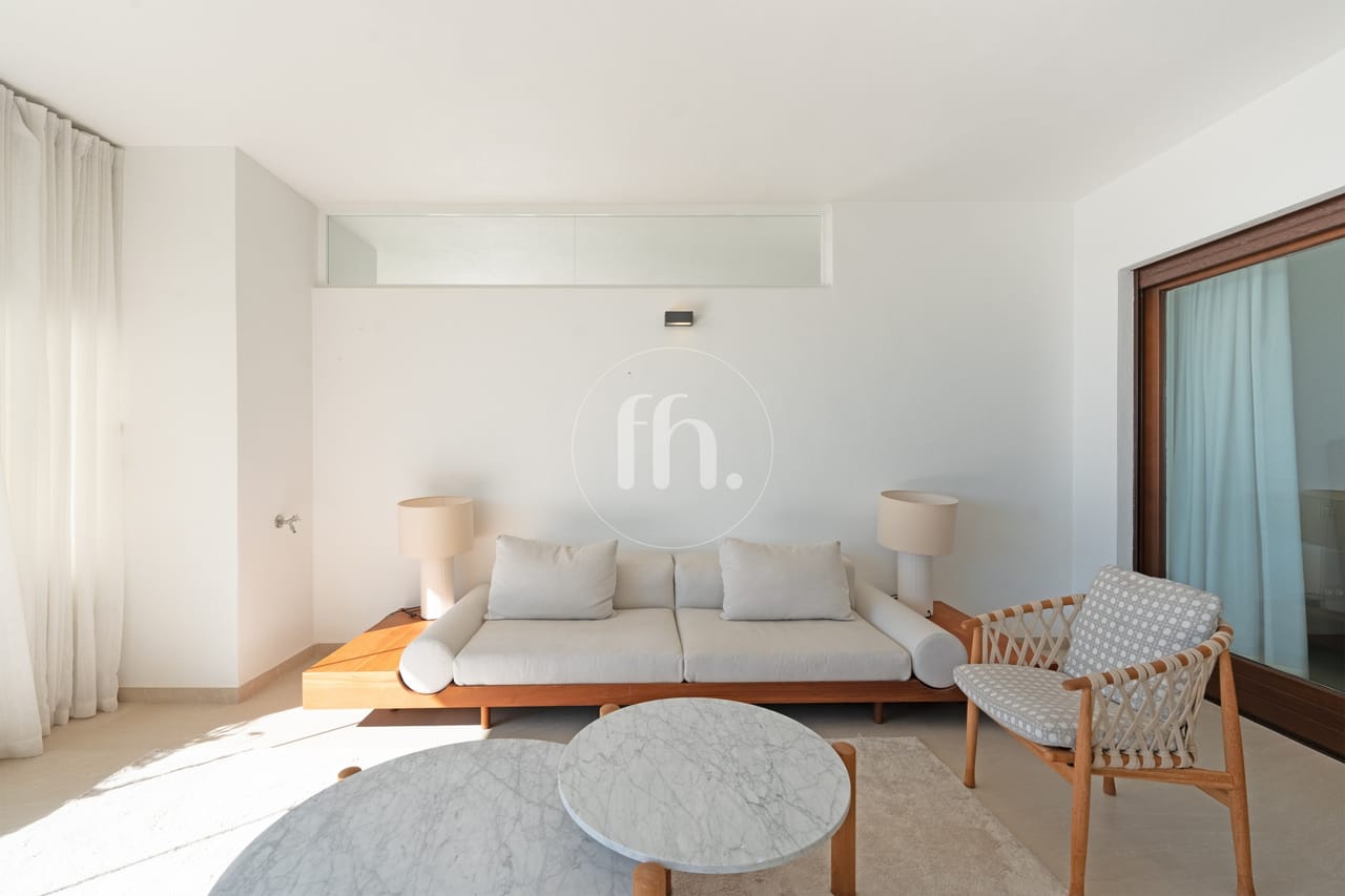 Frontline Beach apartment with Panoramic Sea Views in Doncella Beach, Estepona - Image 14