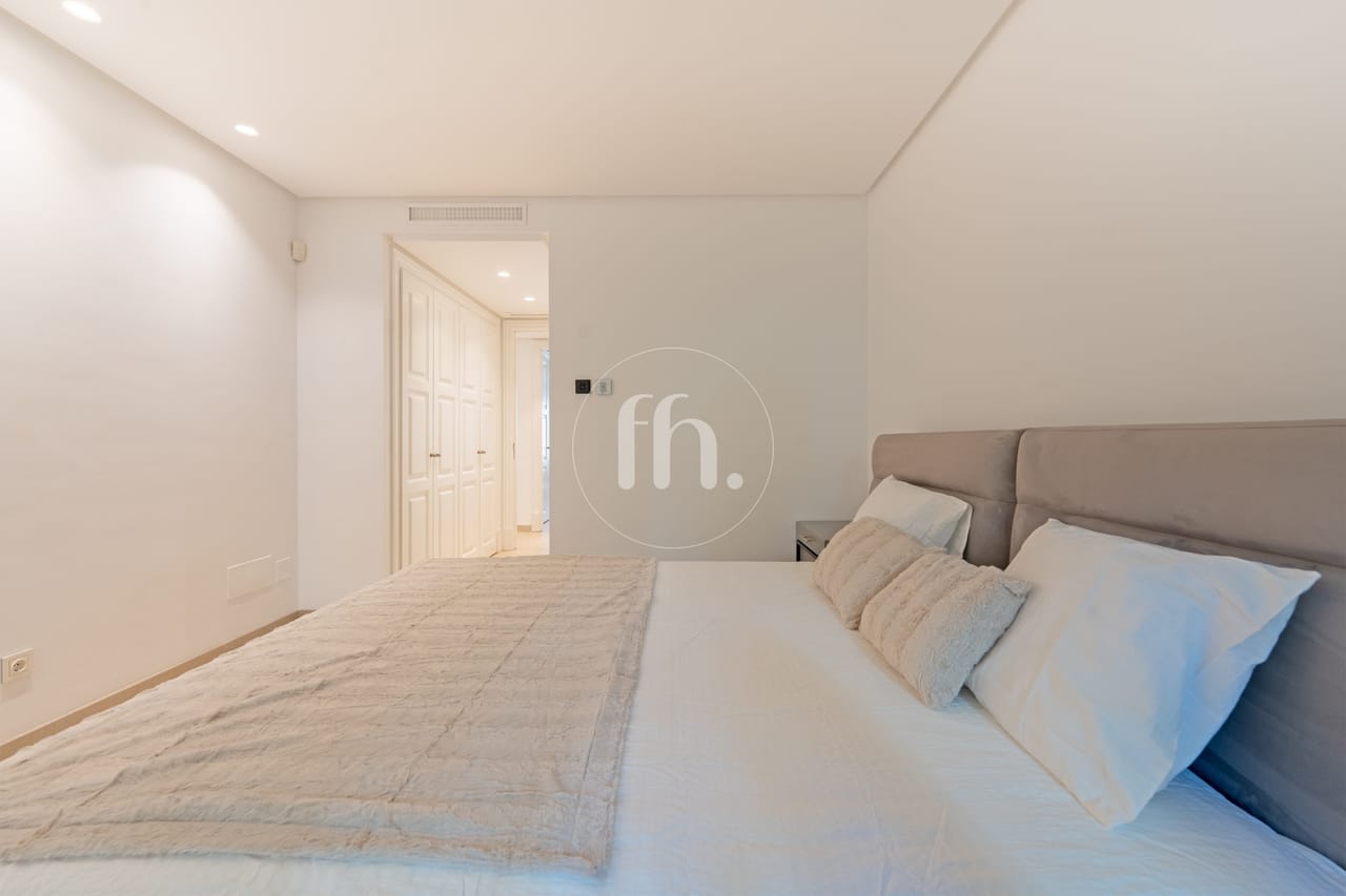 Frontline Beach apartment with Panoramic Sea Views in Doncella Beach, Estepona - Image 15