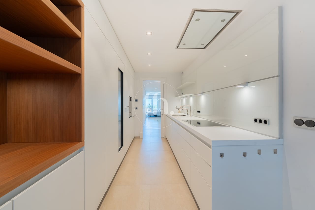 Frontline Beach apartment with Panoramic Sea Views in Doncella Beach, Estepona - Image 23