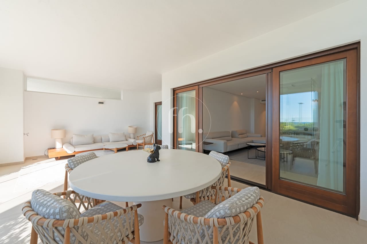 Frontline Beach apartment with Panoramic Sea Views in Doncella Beach, Estepona - Image 27