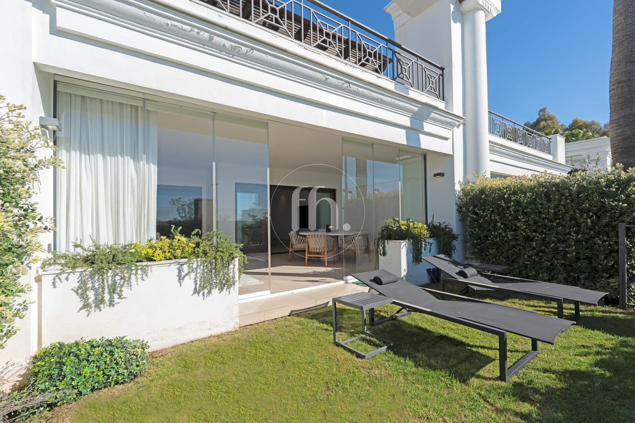 Frontline Beach apartment with Panoramic Sea Views in Doncella Beach, Estepona - Image 28
