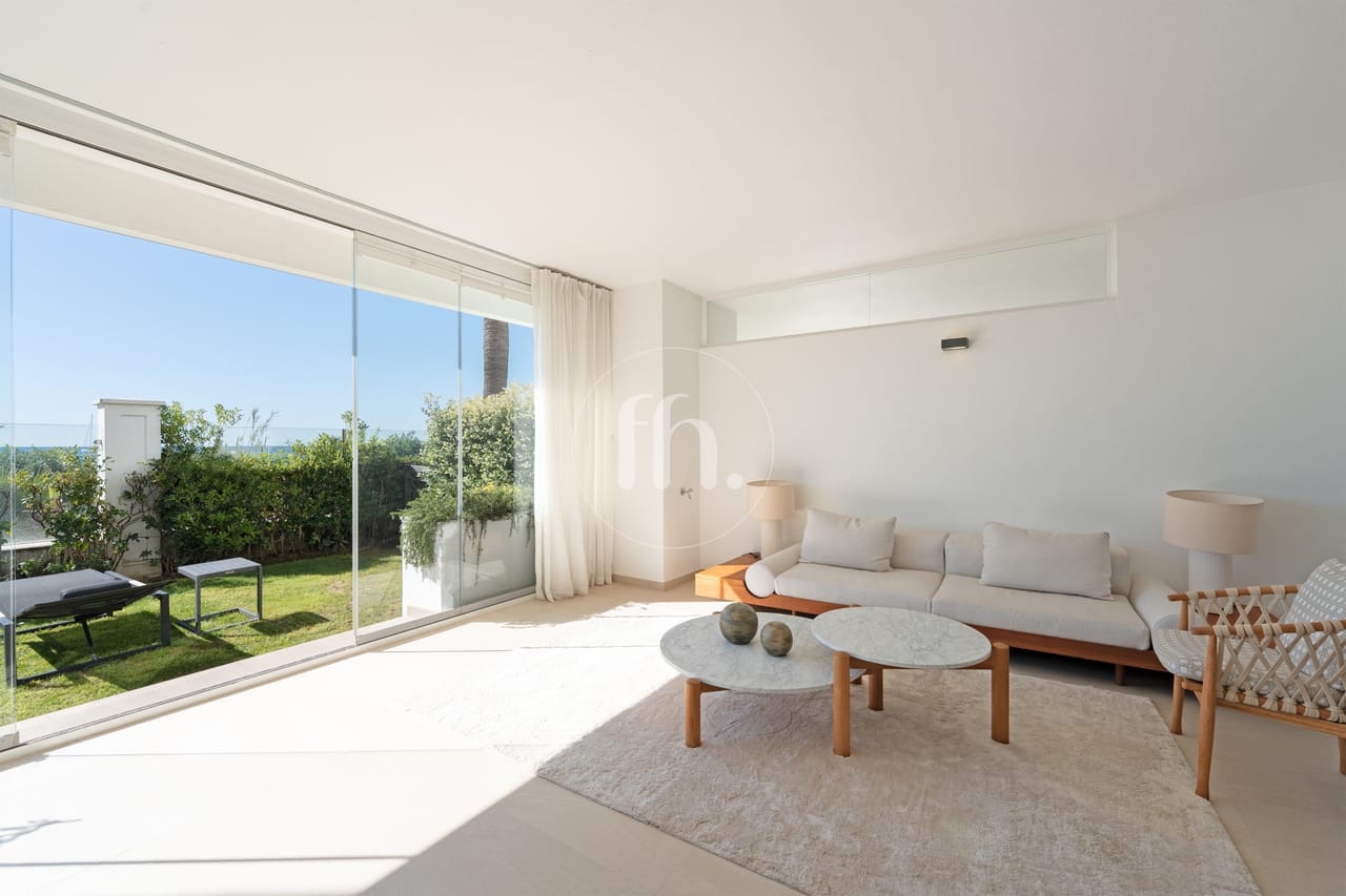 Frontline Beach apartment with Panoramic Sea Views in Doncella Beach, Estepona - Image 29