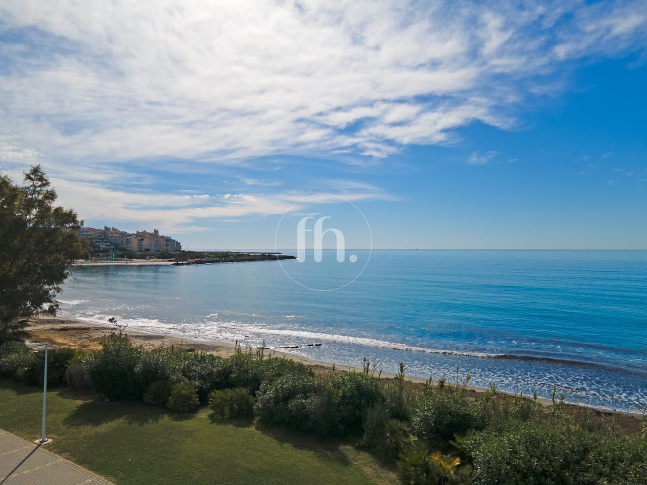 Frontline Beach apartment with Panoramic Sea Views in Doncella Beach, Estepona - Image 37