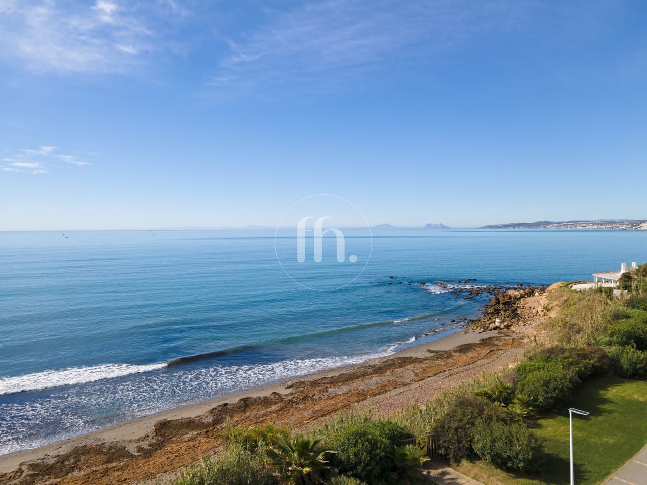 Frontline Beach apartment with Panoramic Sea Views in Doncella Beach, Estepona - Image 38