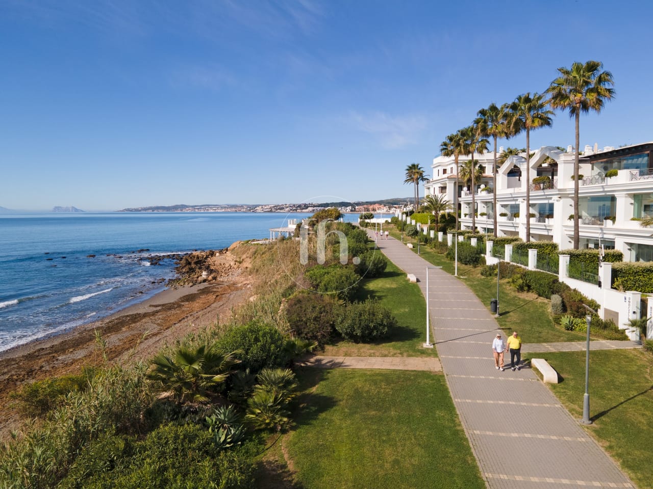 Frontline Beach apartment with Panoramic Sea Views in Doncella Beach, Estepona - Image 42