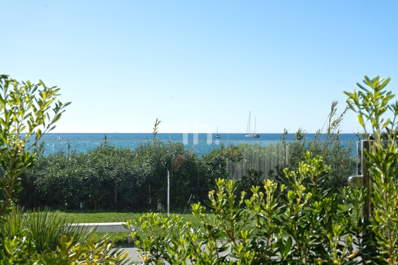 Frontline Beach apartment with Panoramic Sea Views in Doncella Beach, Estepona - Image 43