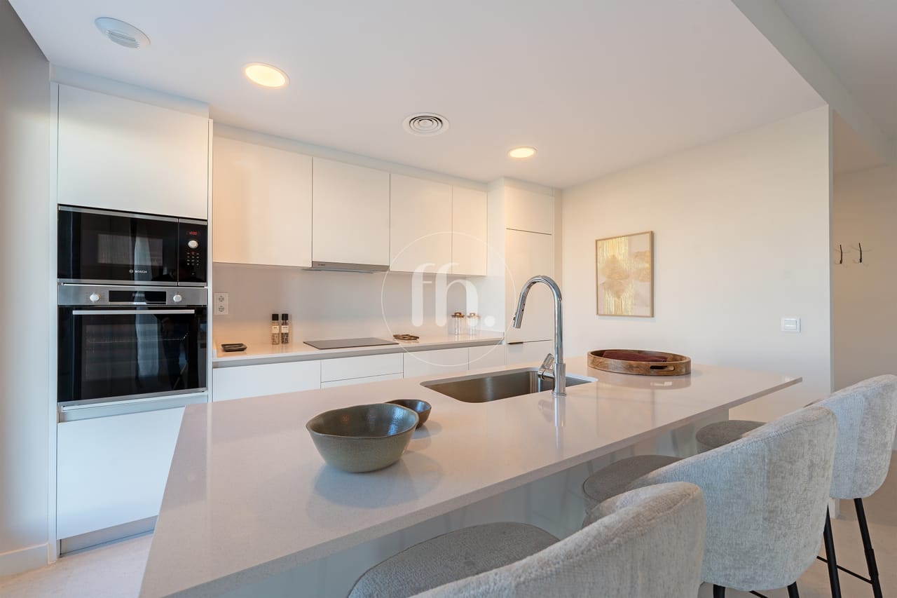 Modern 3-Bedroom Penthouse with Private Solarium in Las Mesas, Estepona - Image 11