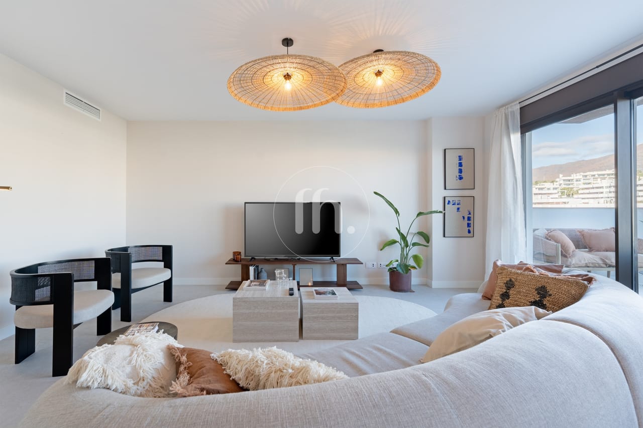 Modern 3-Bedroom Penthouse with Private Solarium in Las Mesas, Estepona - Image 18