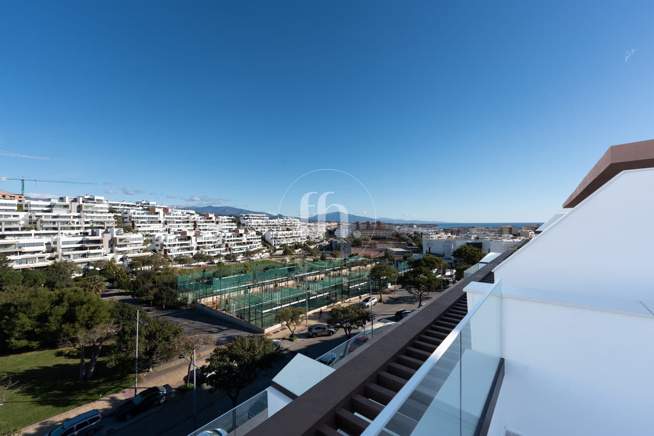 Modern 3-Bedroom Penthouse with Private Solarium in Las Mesas, Estepona - Image 28