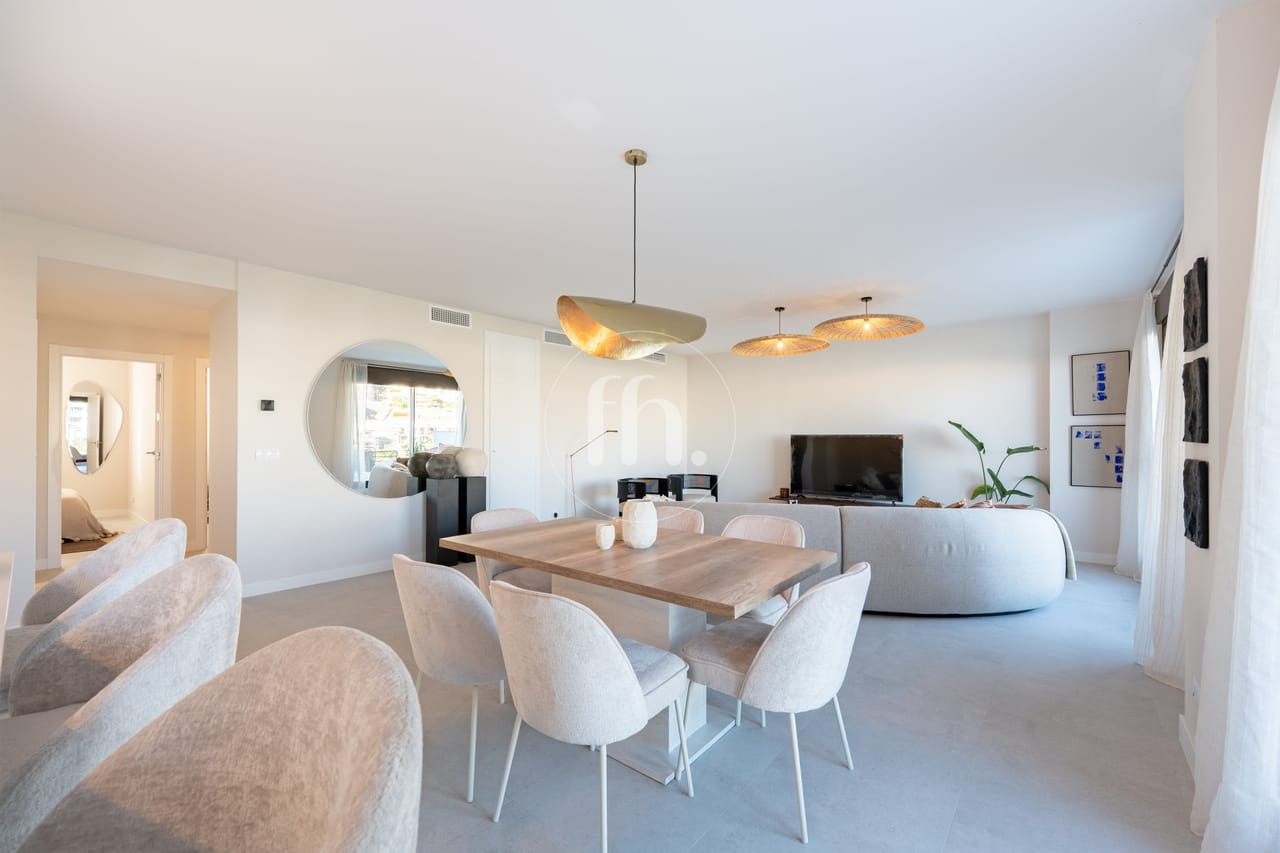 Modern 3-Bedroom Penthouse with Private Solarium in Las Mesas, Estepona - Image 3