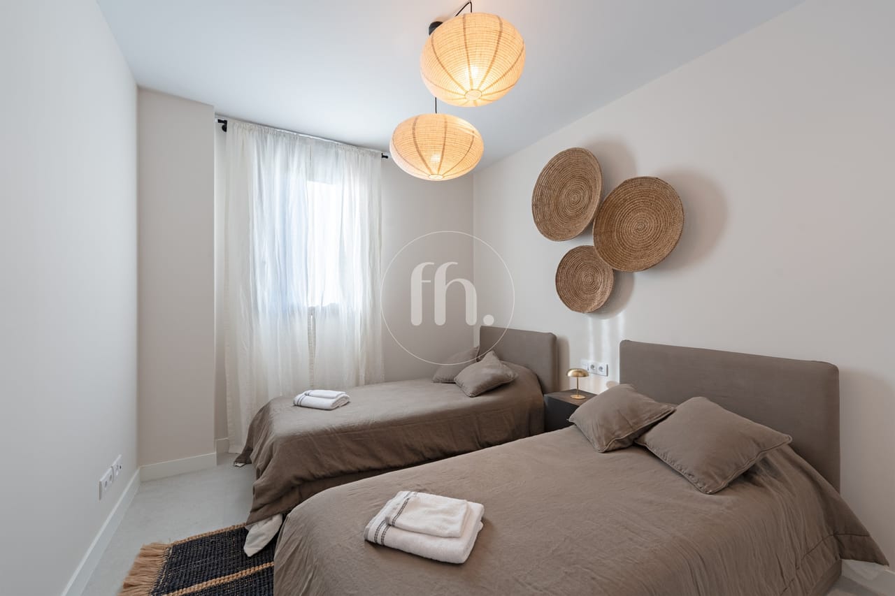 Modern 3-Bedroom Penthouse with Private Solarium in Las Mesas, Estepona - Image 38