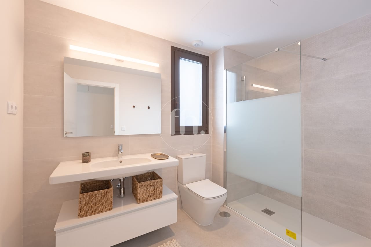 Modern 3-Bedroom Penthouse with Private Solarium in Las Mesas, Estepona - Image 40