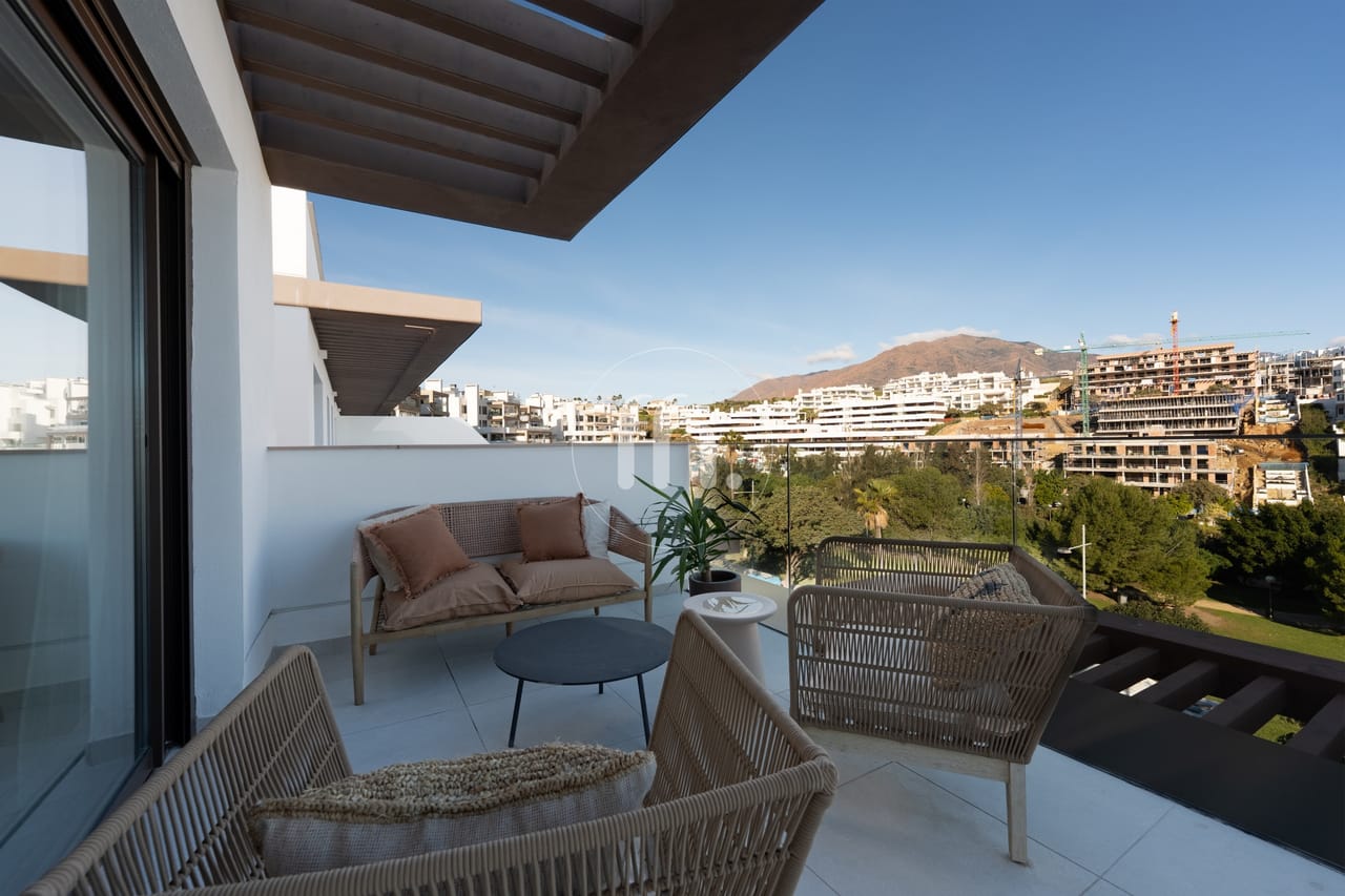 Modern 3-Bedroom Penthouse with Private Solarium in Las Mesas, Estepona - Image 42