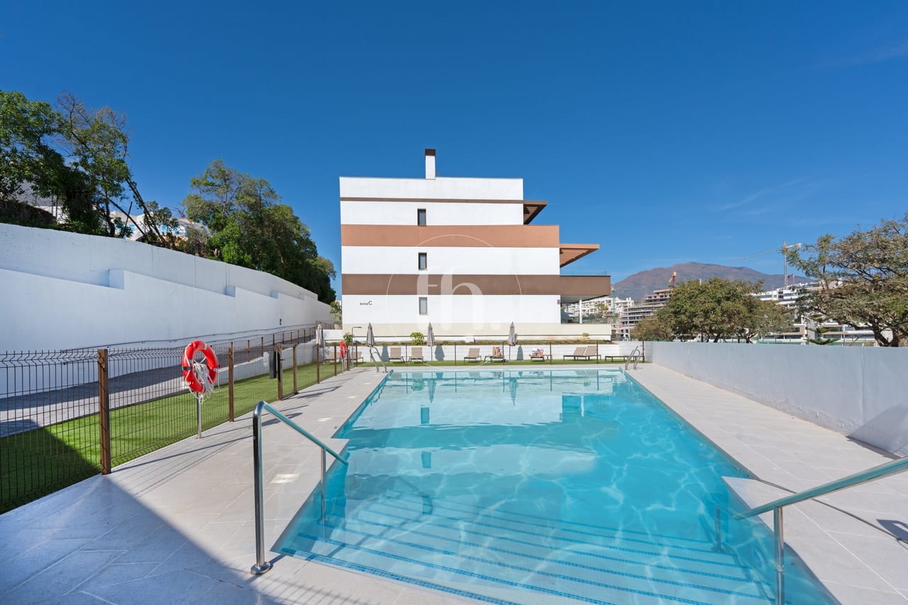 Modern 3-Bedroom Penthouse with Private Solarium in Las Mesas, Estepona - Image 5