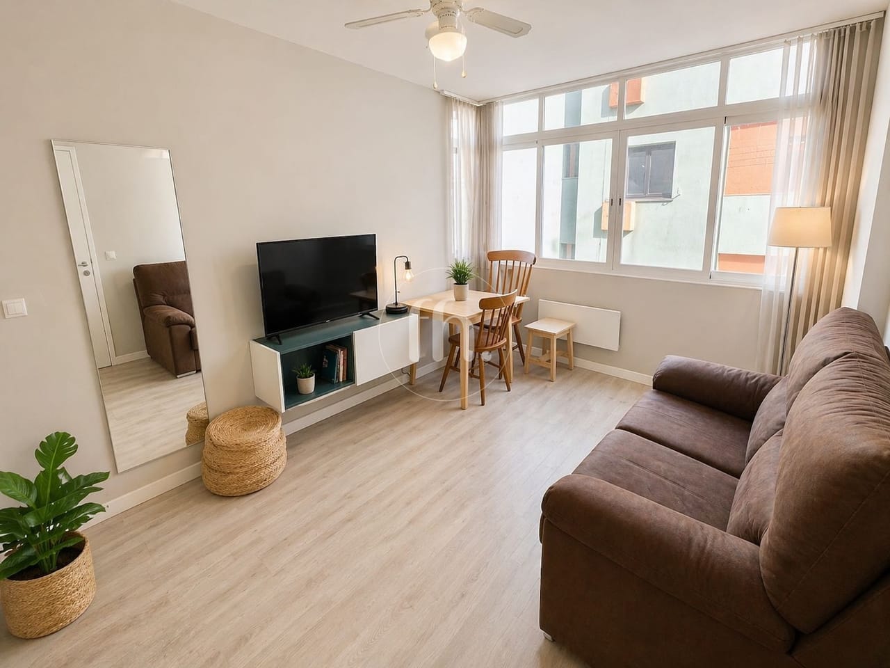 Apartment for sale on Calle Caridad, Estepona Old Town — alternate view