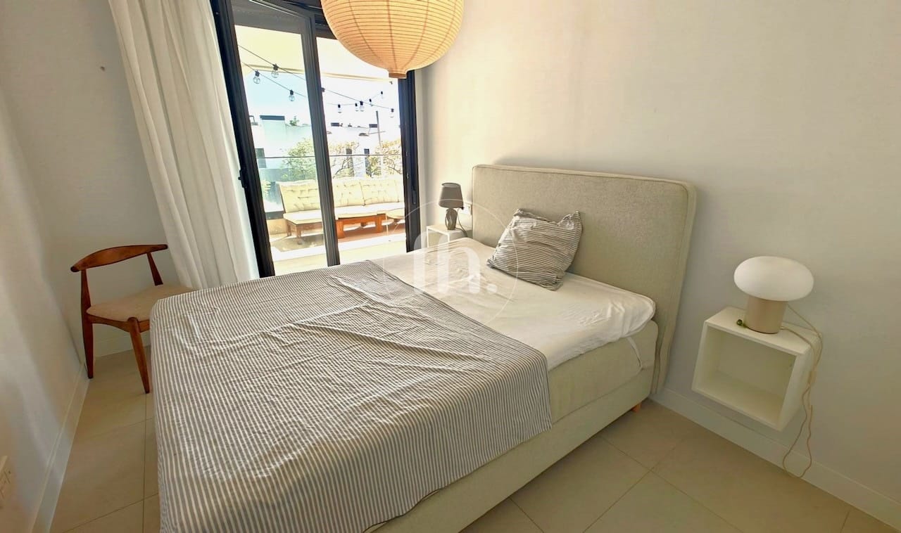 Elegant 4-Bedroom Apartment with Sea Views in Las Mesas Estepona - Image 12