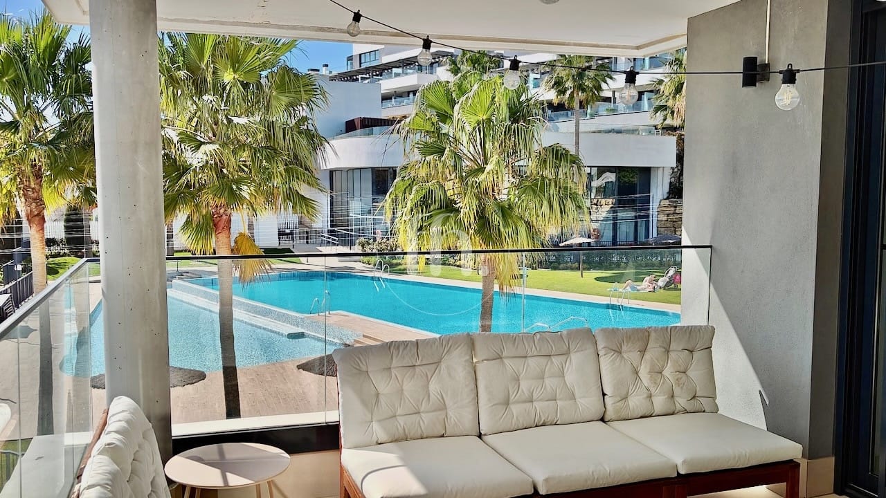 Elegant 4-Bedroom Apartment with Sea Views in Las Mesas Estepona - Image 18