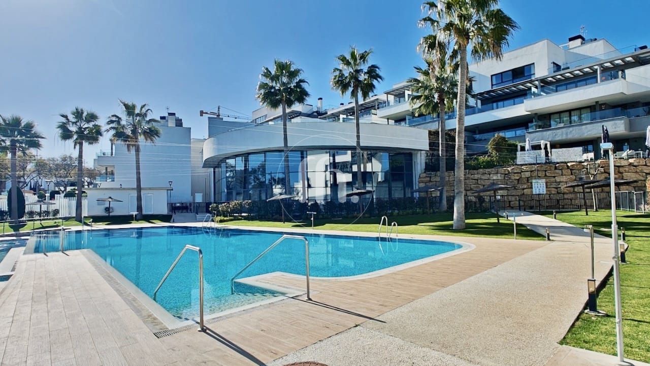 Elegant 4-Bedroom Apartment with Sea Views in Las Mesas Estepona - Image 23