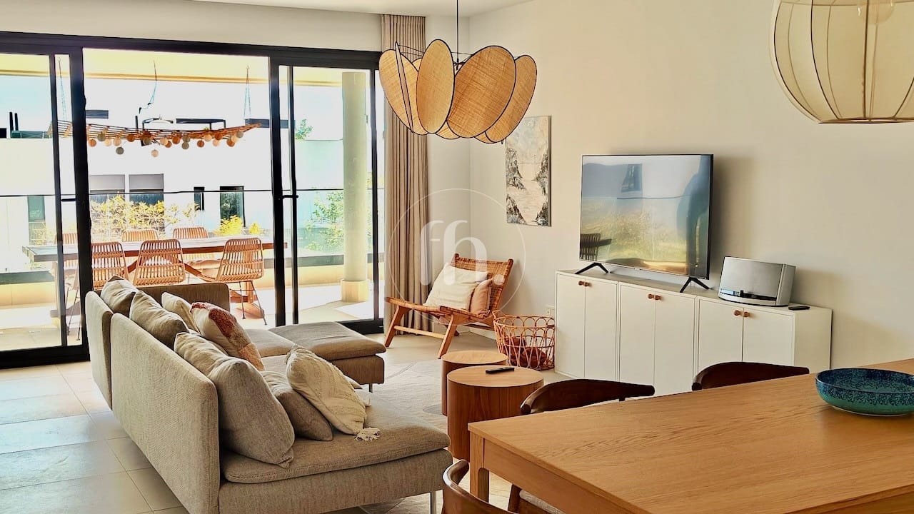 Elegant 4-Bedroom Apartment with Sea Views in Las Mesas Estepona - Image 9