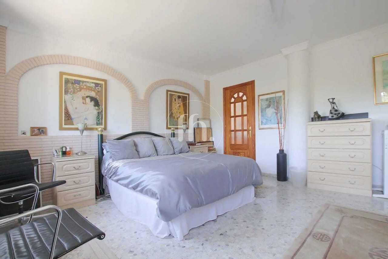 Villa Altos de Estepona – Spacious Detached Villa with Large Plot and Panoramic Views - Image 14