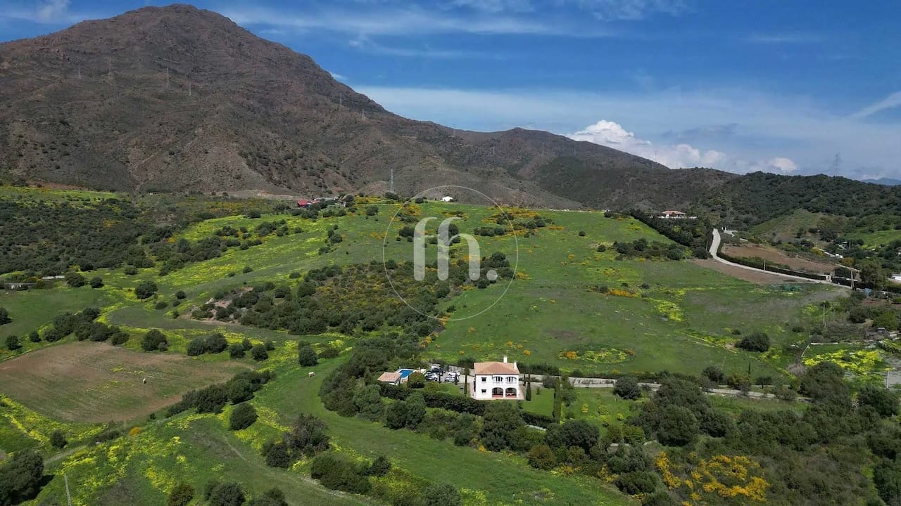 Villa Altos de Estepona – Spacious Detached Villa with Large Plot and Panoramic Views - Image 26