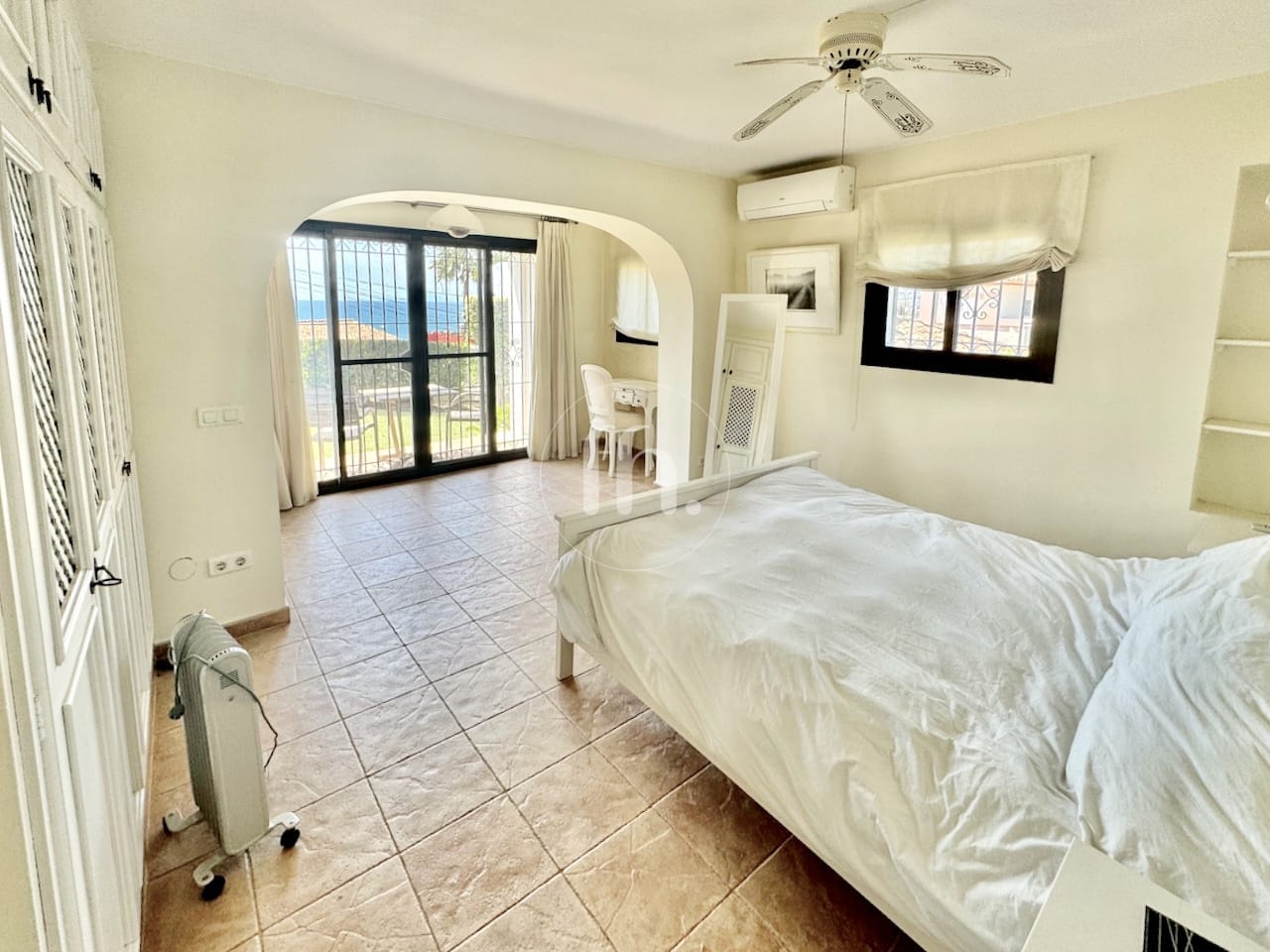Detached one level family villa in Seghers, Estepona - Image 12