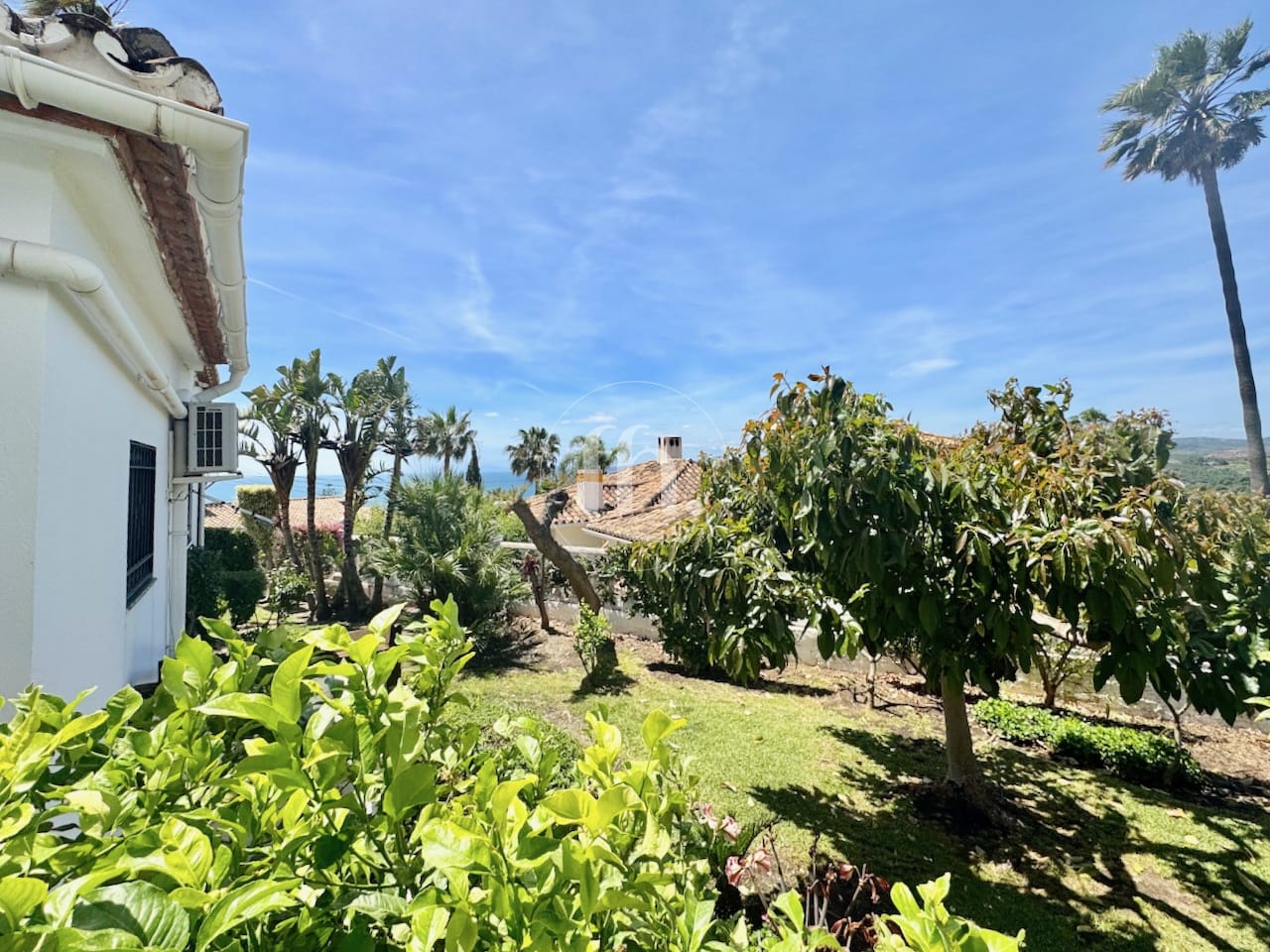 Detached one level family villa in Seghers, Estepona - Image 19