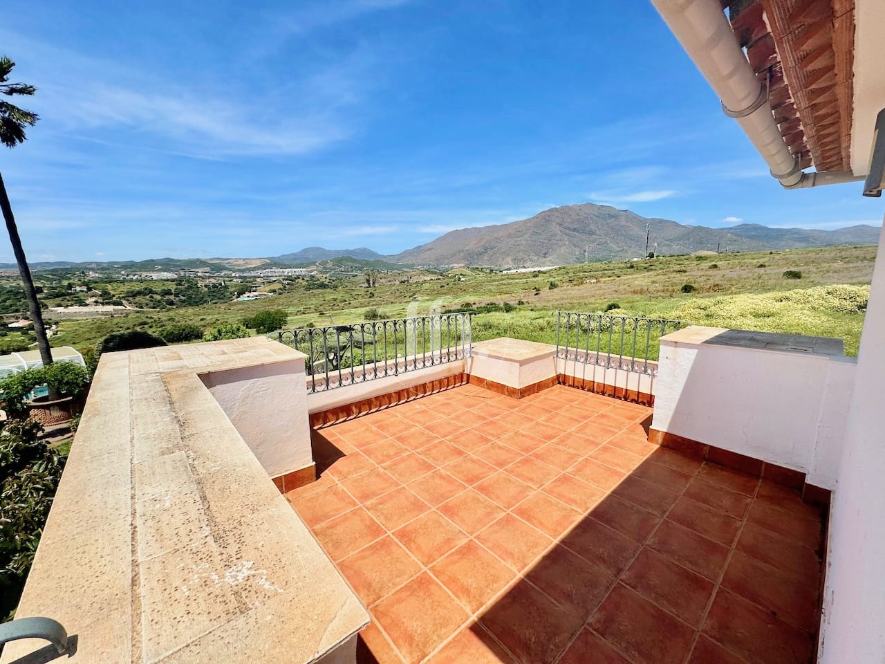 Detached one level family villa in Seghers, Estepona - Image 22