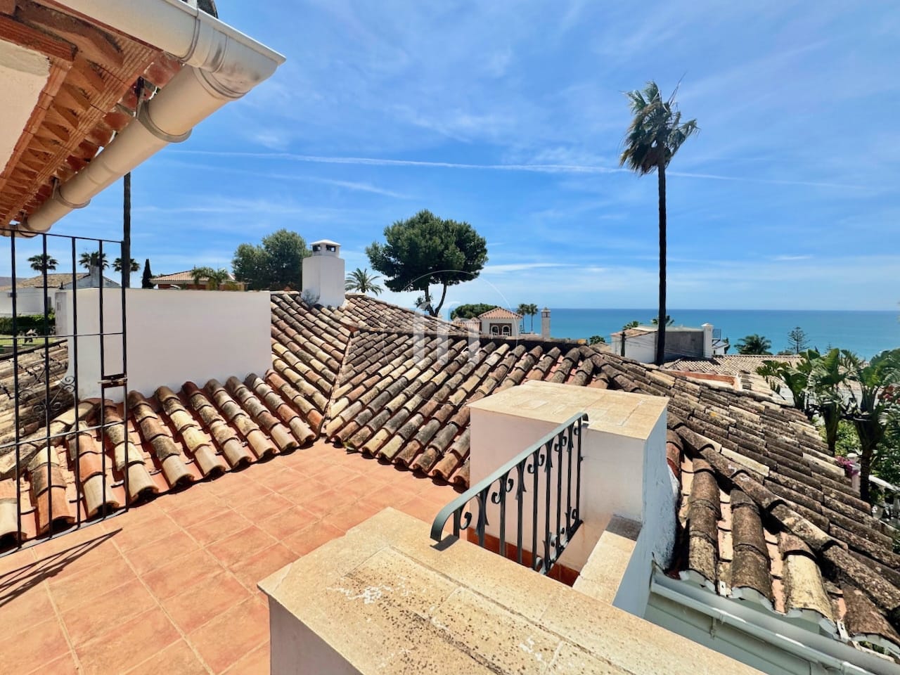 Detached one level family villa in Seghers, Estepona - Image 3