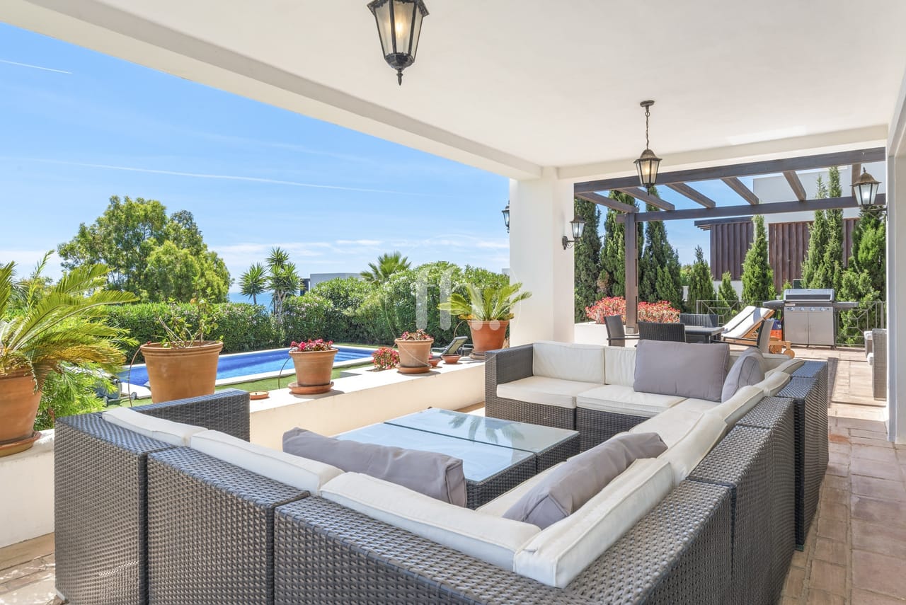 Immaculate villa for sale in La Paloma de Manilva with breathtaking sea views - Image 10