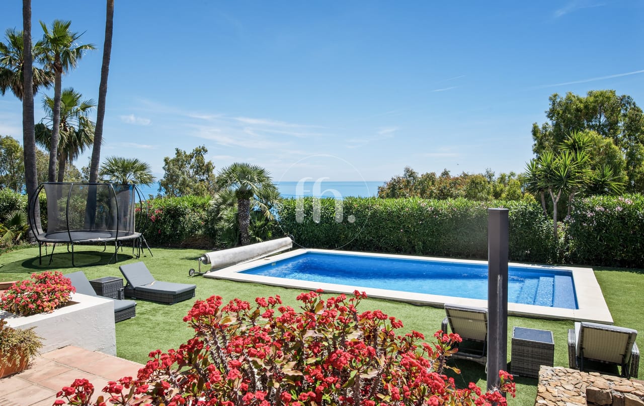 Immaculate villa for sale in La Paloma de Manilva with breathtaking sea views - Image 11