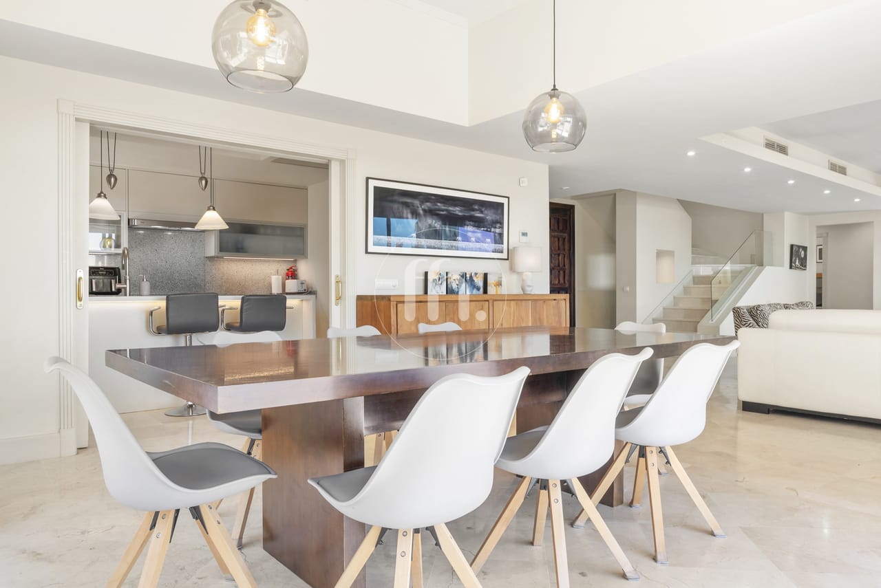 Immaculate villa for sale in La Paloma de Manilva with breathtaking sea views - Image 12
