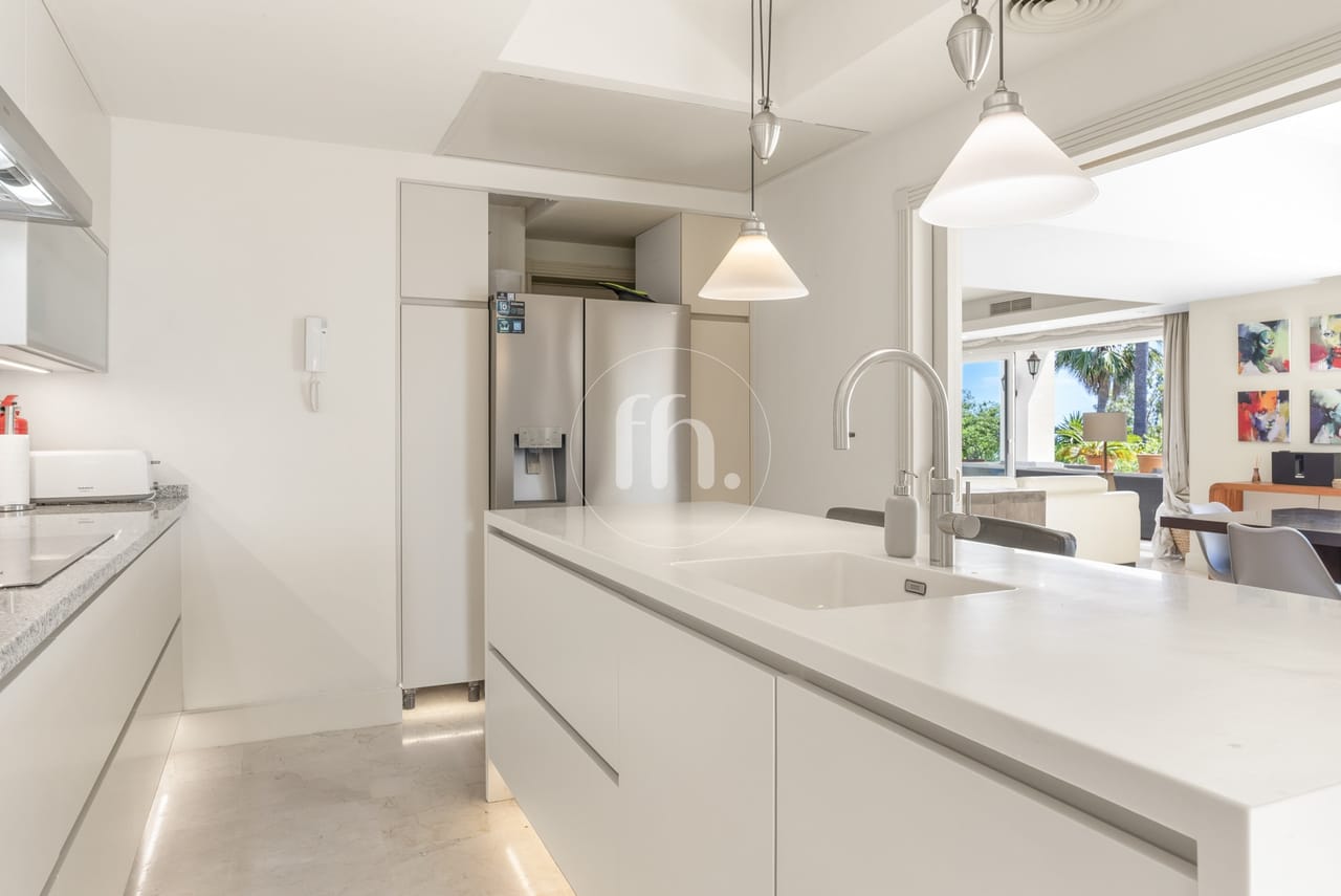 Immaculate villa for sale in La Paloma de Manilva with breathtaking sea views - Image 15