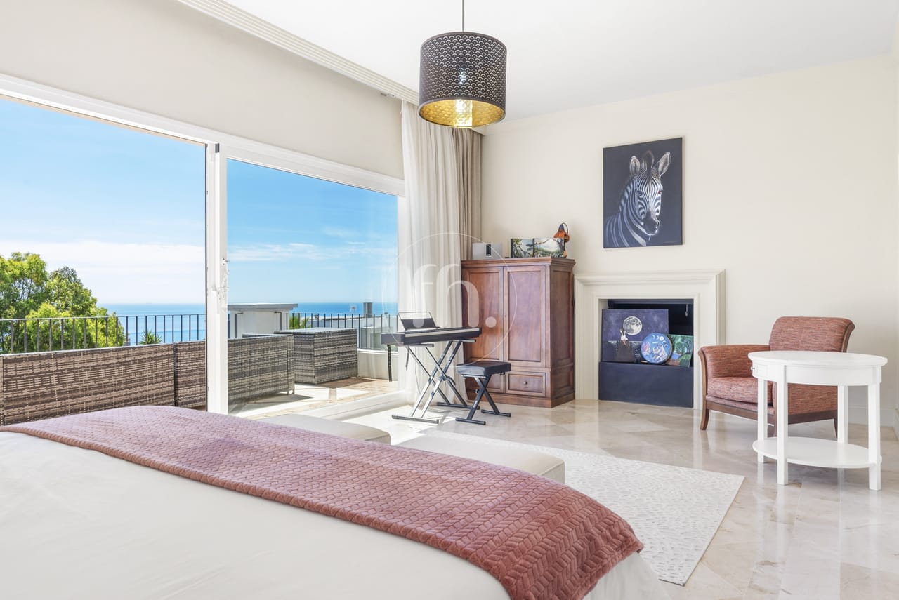 Immaculate villa for sale in La Paloma de Manilva with breathtaking sea views - Image 17