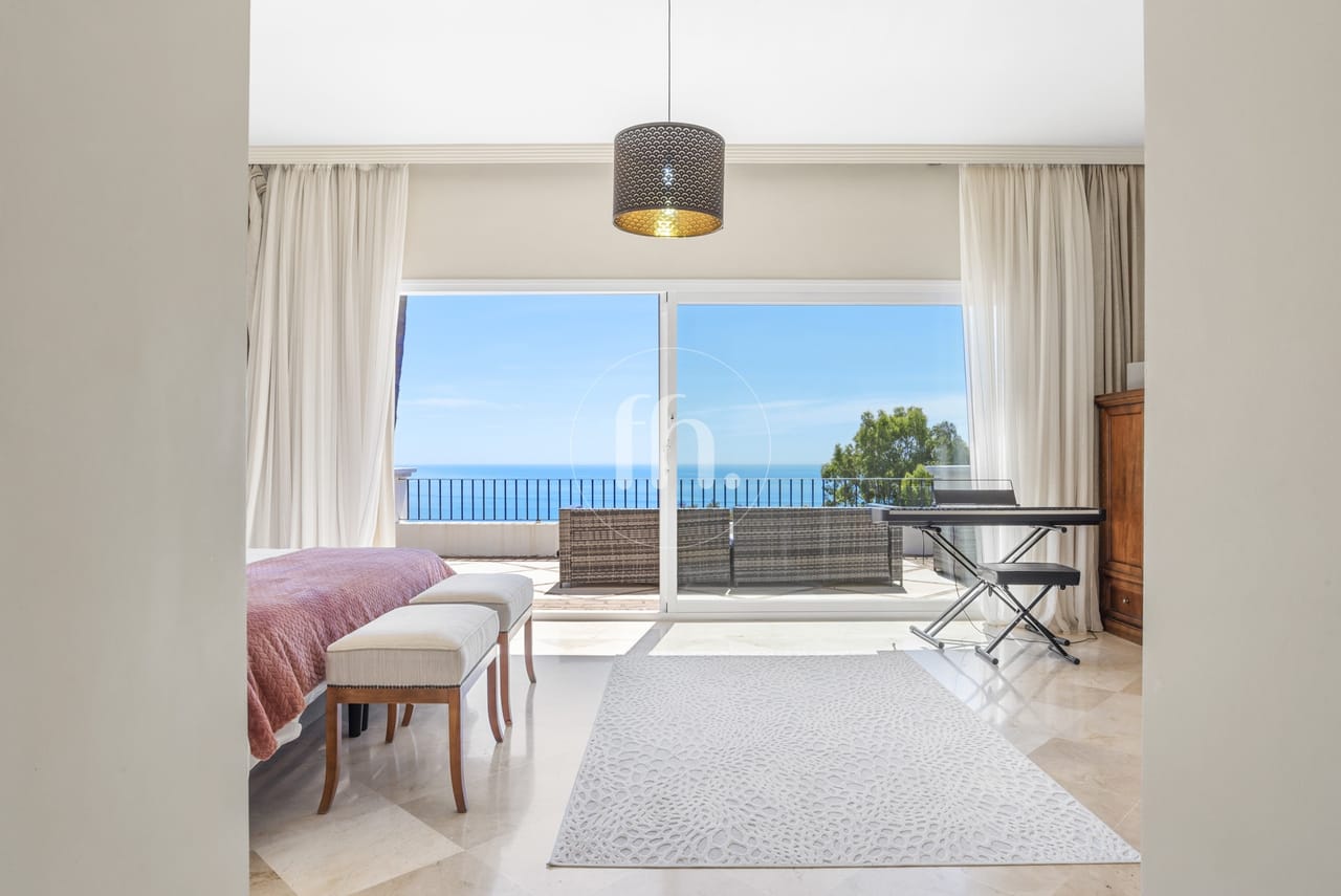Immaculate villa for sale in La Paloma de Manilva with breathtaking sea views - Image 19