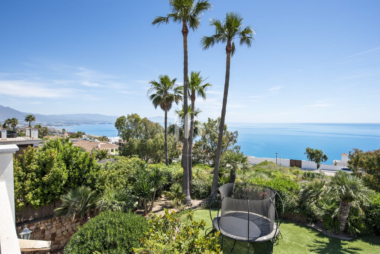 Immaculate villa for sale in La Paloma de Manilva with breathtaking sea views - Image 22